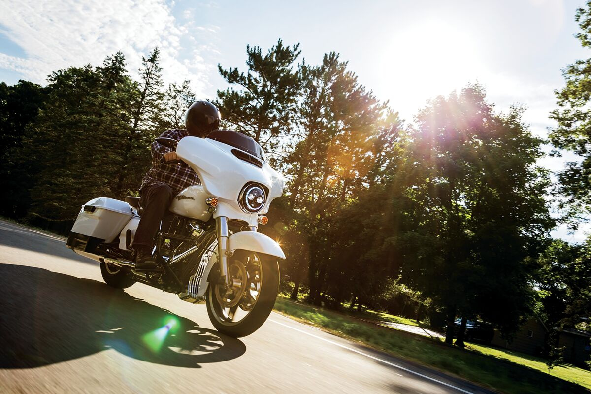 Kuryakyn Regulator Cover Precision Chrome For Milwaukee 8 Cover Voltag