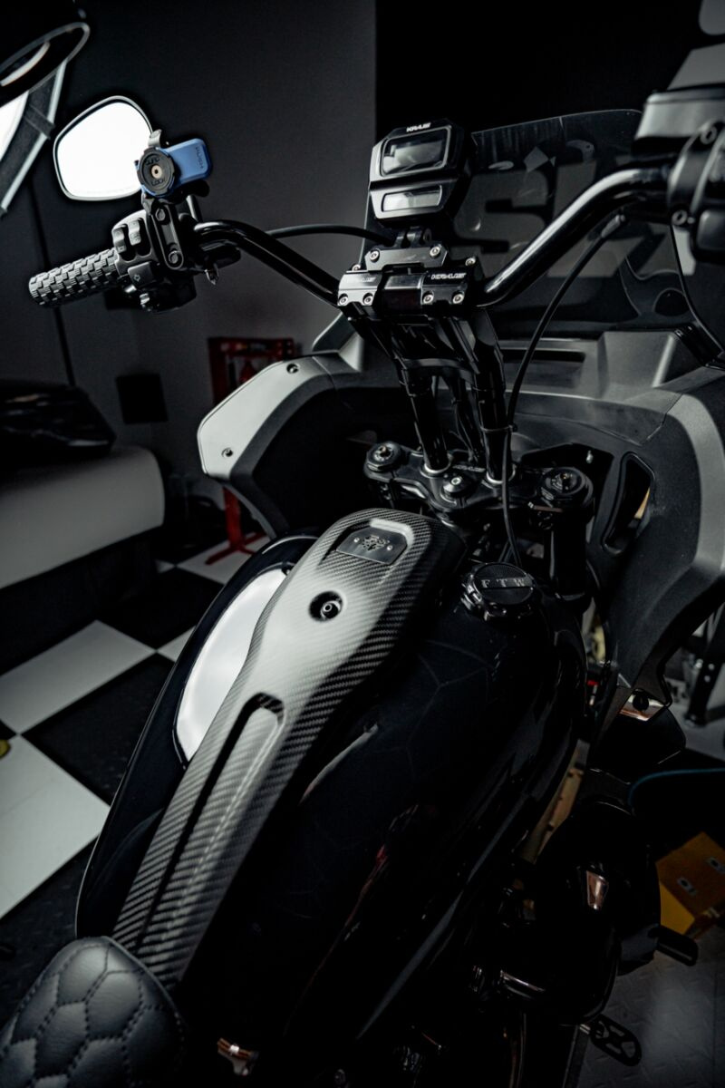 Slyfox Dash Panel Carbon Fiber Gloss W/O Logo 2022-23 Fxlrs/Fxlrst Das