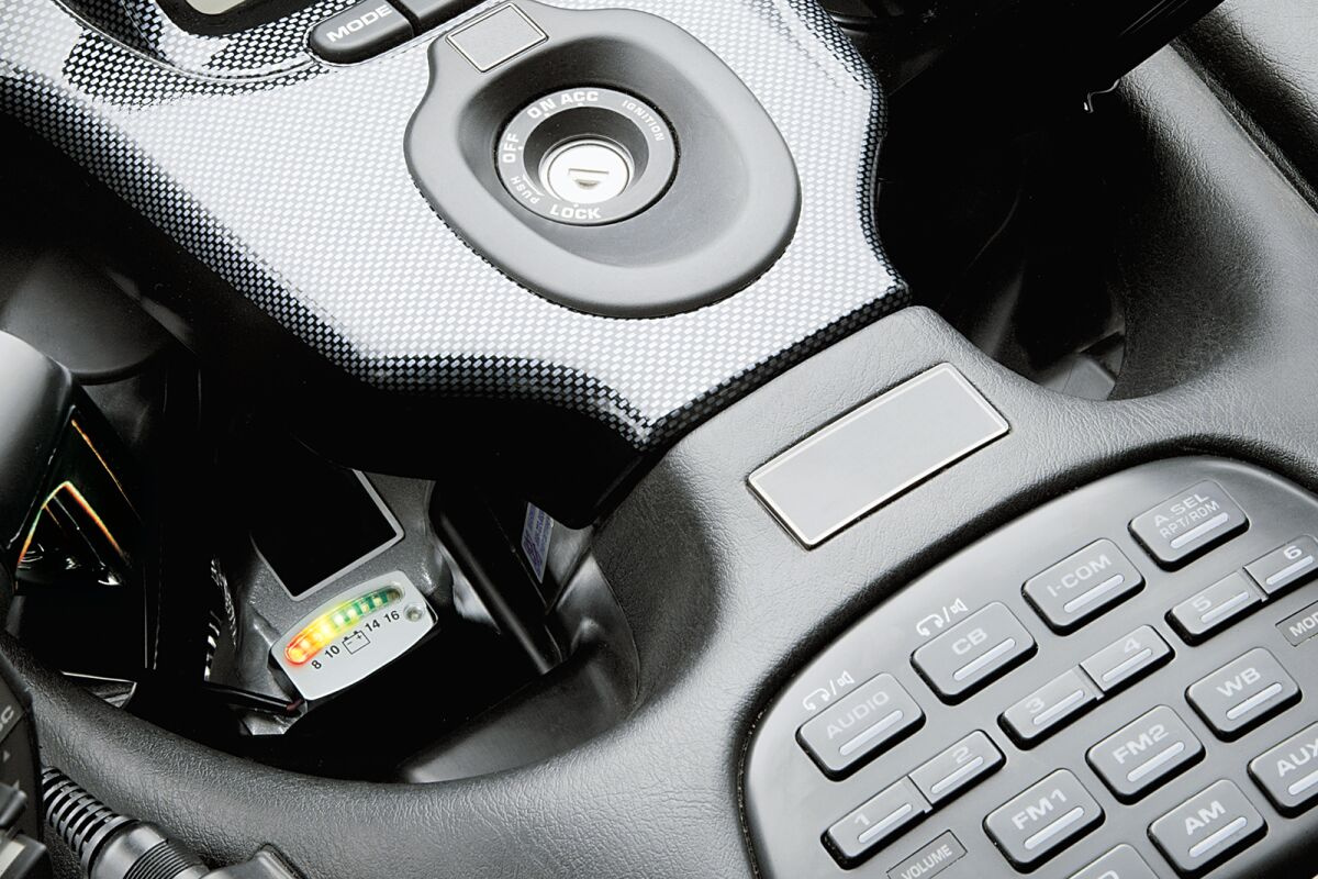 Kuryakyn Gauge Battery Led Chrome Gauge Battery Led Chrome