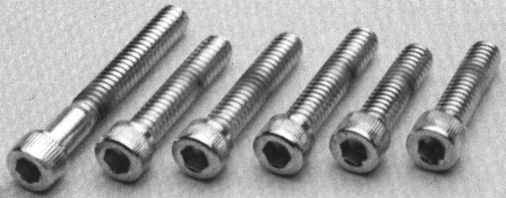 Skruvsats kamk�pa B/T 70-99,insex, krom