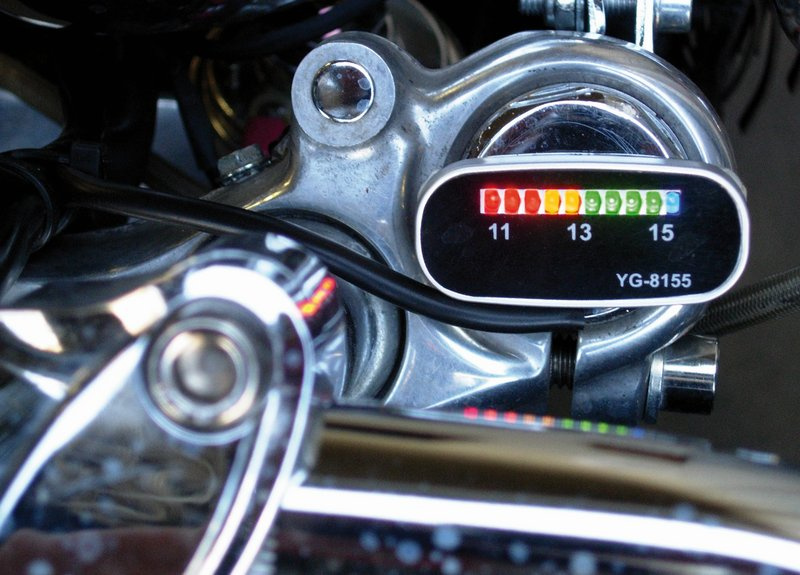 Charge monitor, 11-15 Volt, 10 LED indicators, 50x23x14 mm