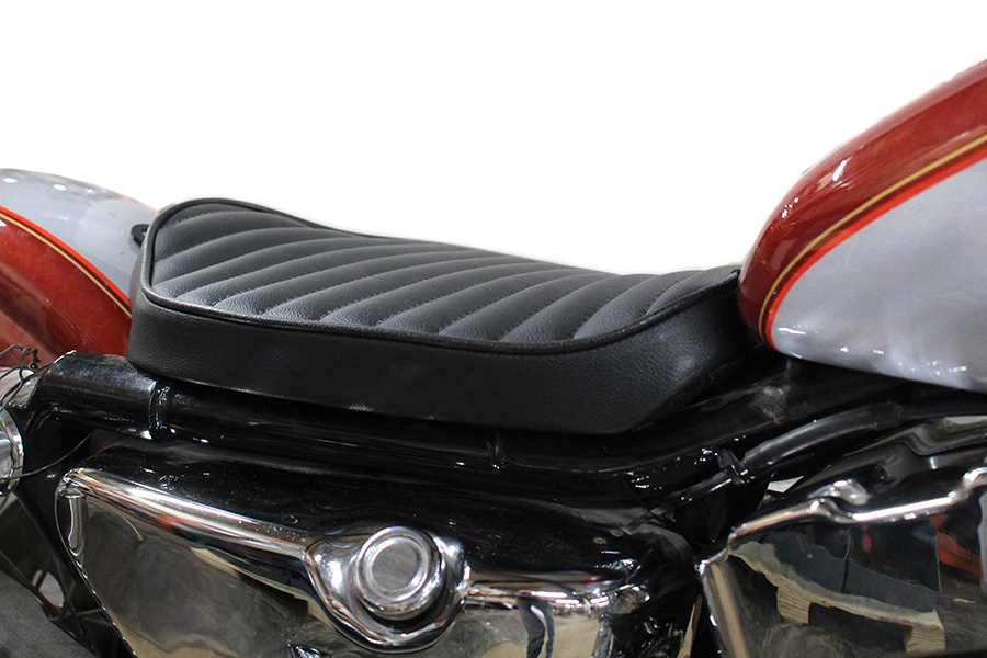 Bates Solo Seat Tuck and Roll Style Black